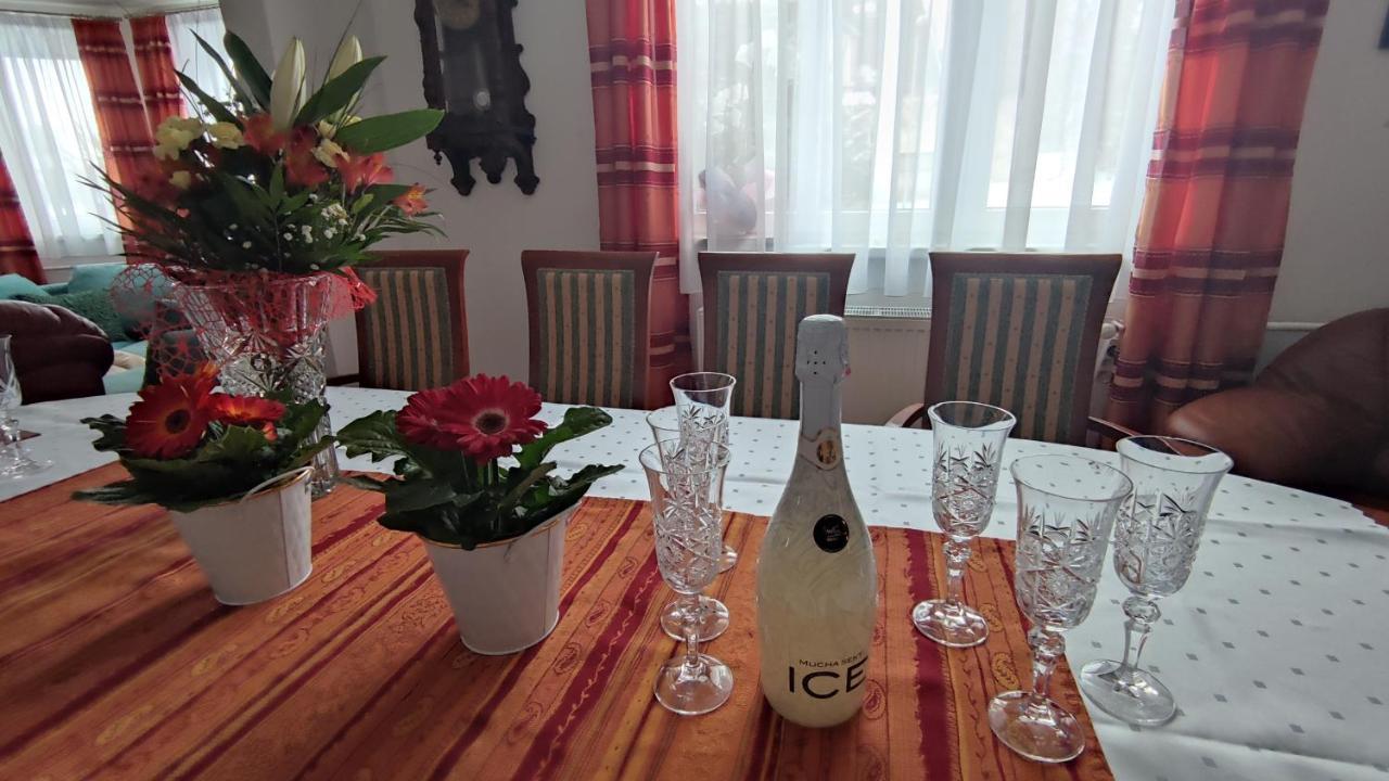 Holiday Home Moldava Екстер'єр фото