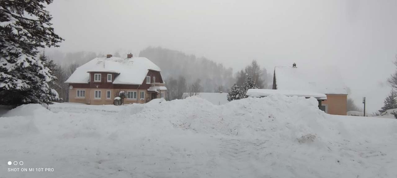 Holiday Home Moldava Екстер'єр фото